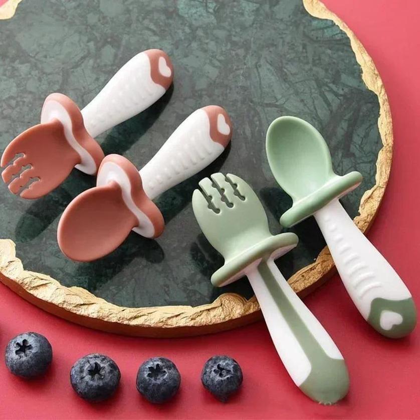 Baby Food Utensil - ベビースプーンフォークシリコーン子供用食器セット授乳ベビー食器学習スプーンセットショートシンプルスプーン