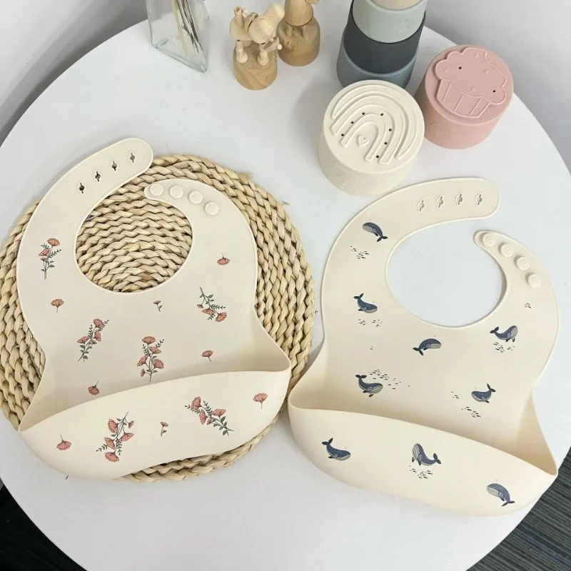 スーツかわいい授乳よだれかけ、フードよだれかけ、クジラ漫画食 - Feeding Baby Food のレビューと価格