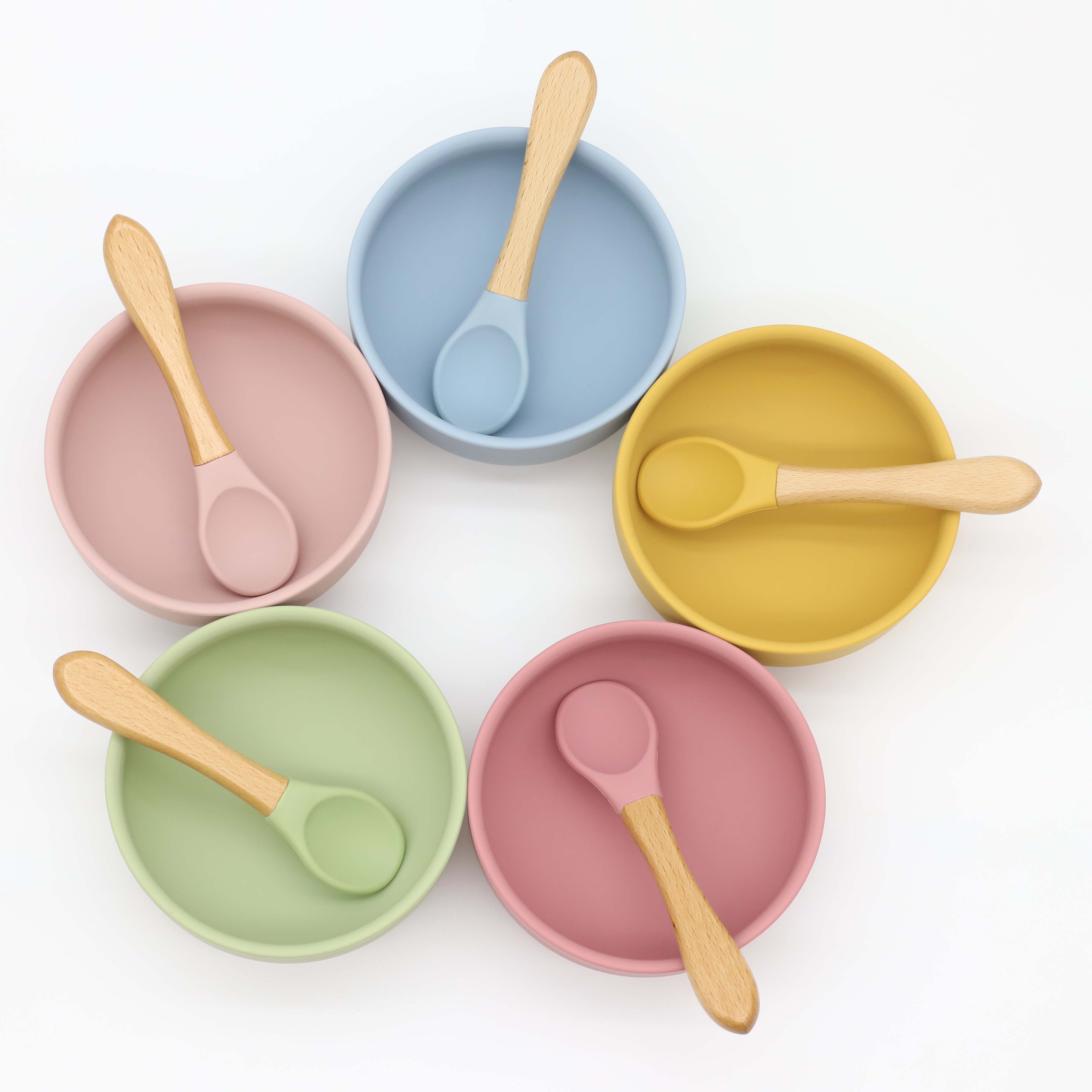 吸盤付きシリコンボウル、木製ハンドルのスプーン、ベビーフード - Baby Food Diet のレビューと価格