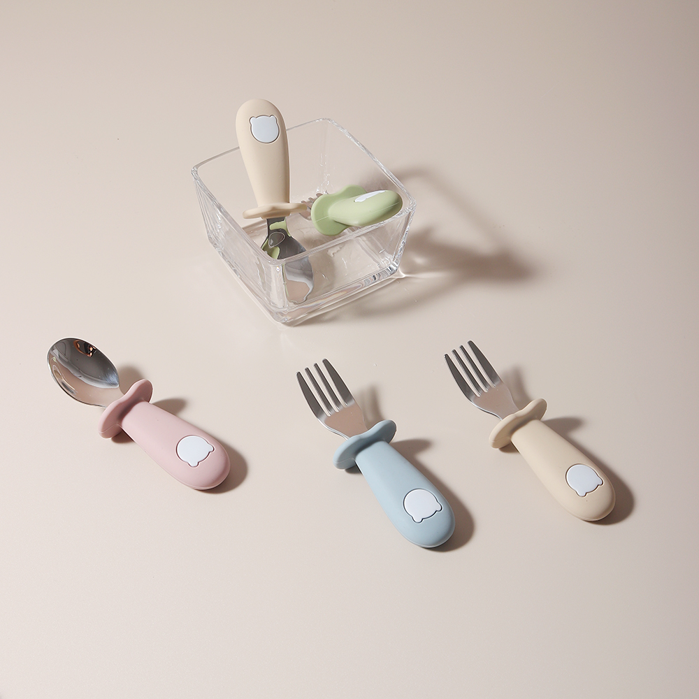ベビーパンダ型シリコンスプーンとフォーク ステンレス製ベビー - Baby Food Utensil のレビューと価格